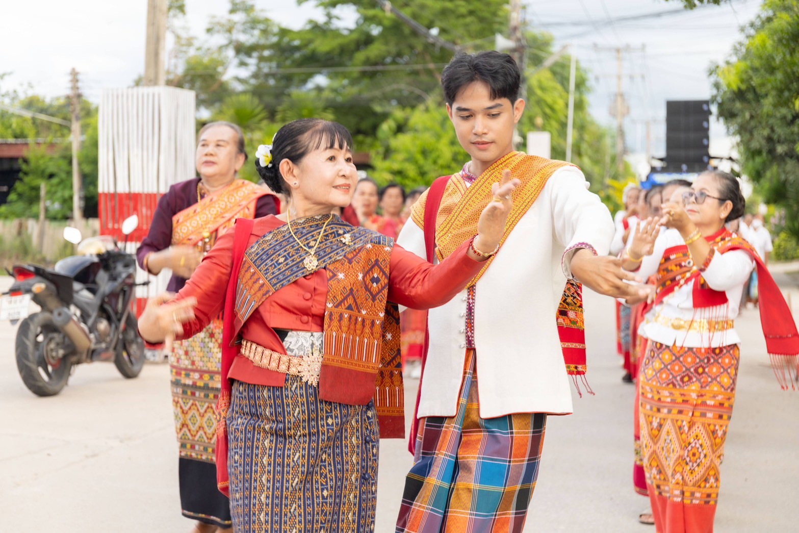 LINE ALBUM เทียนพระราชทาน 250709 22