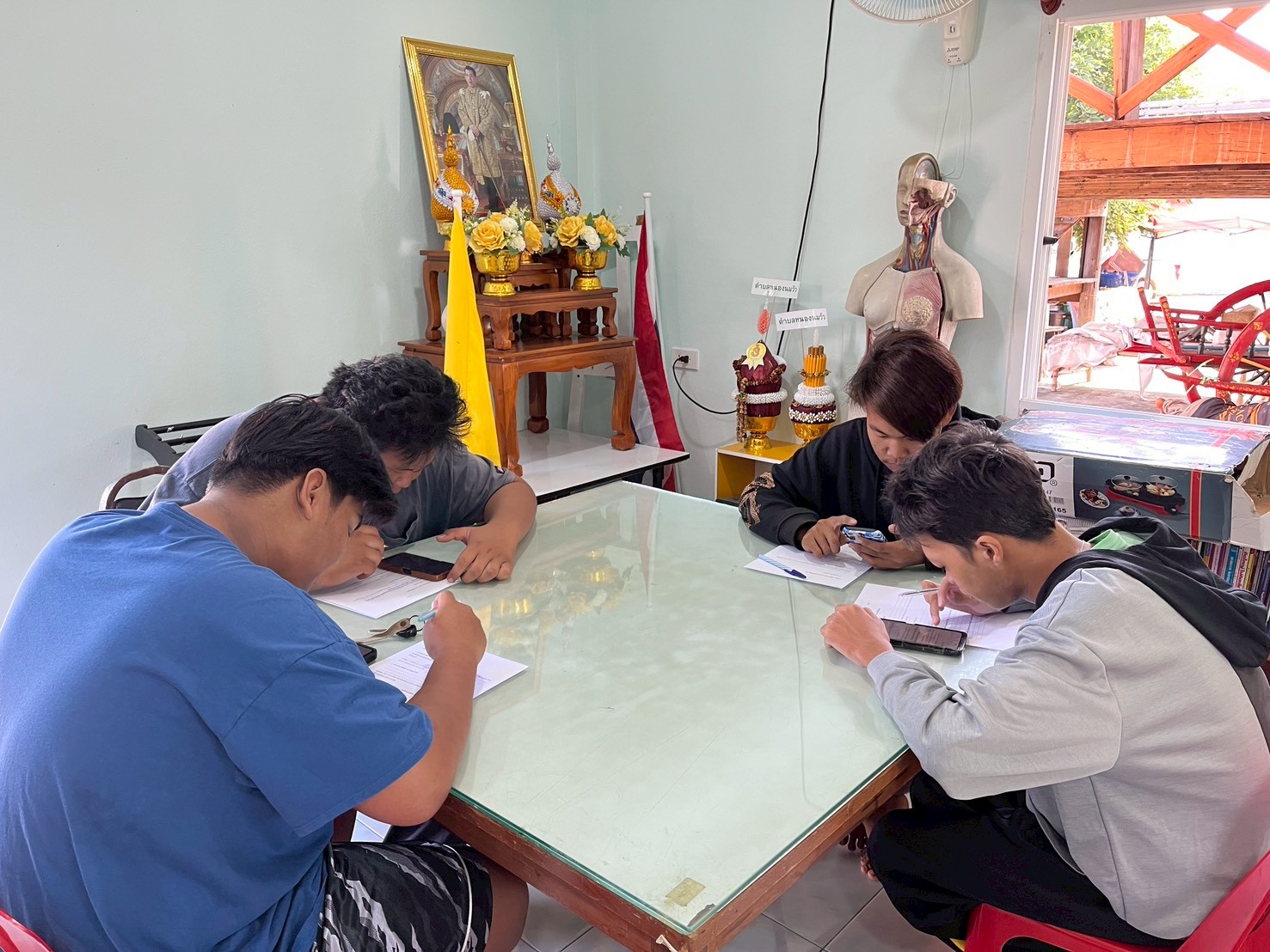 LINE ALBUM 268 251212 29